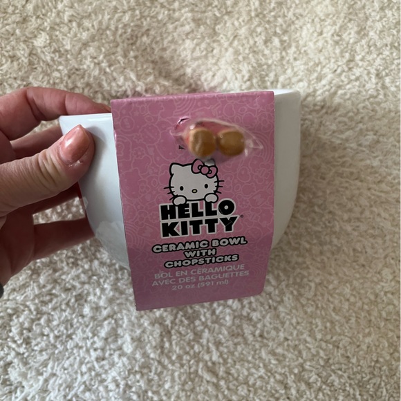 Hello Kitty Ramen 🍜 bowl. - Picture 2 of 3